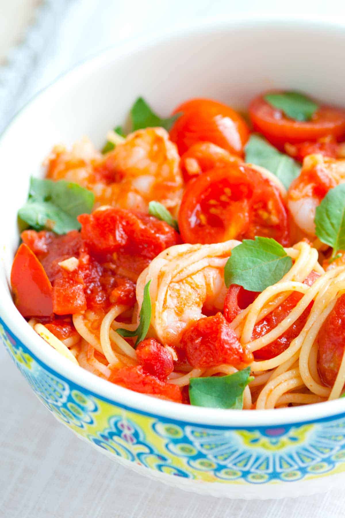 15 Minute Shrimp Pasta Recipe with Tomato and Basil