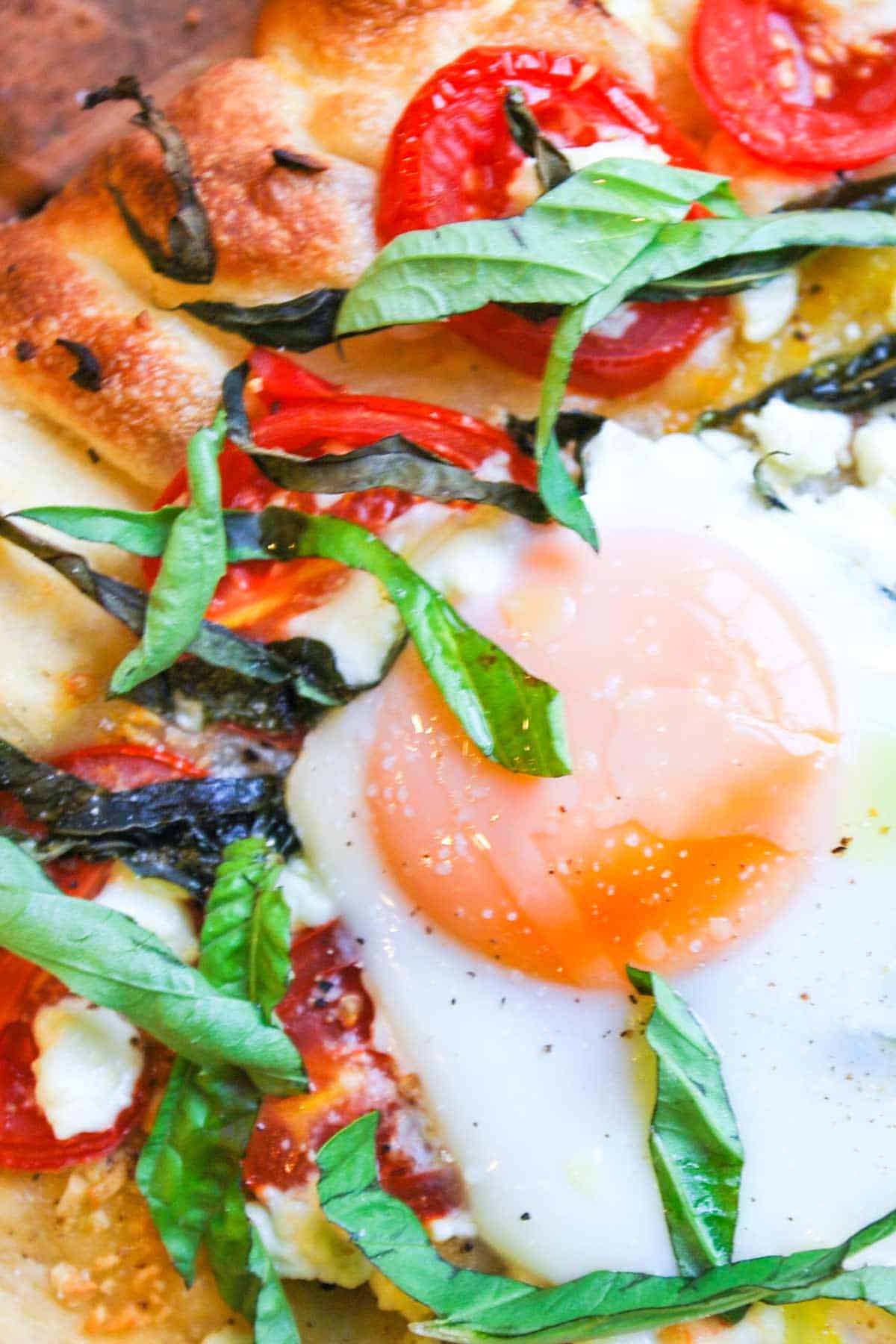 Breakfast Pizza Recipe with Tomatoes and Eggs How to Make Pizza for Breakfast