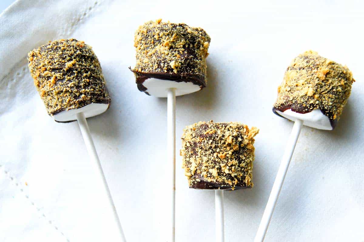 https://www.inspiredtaste.net/wp-content/uploads/2010/02/Smore-Pops-Recipe-1200.jpg