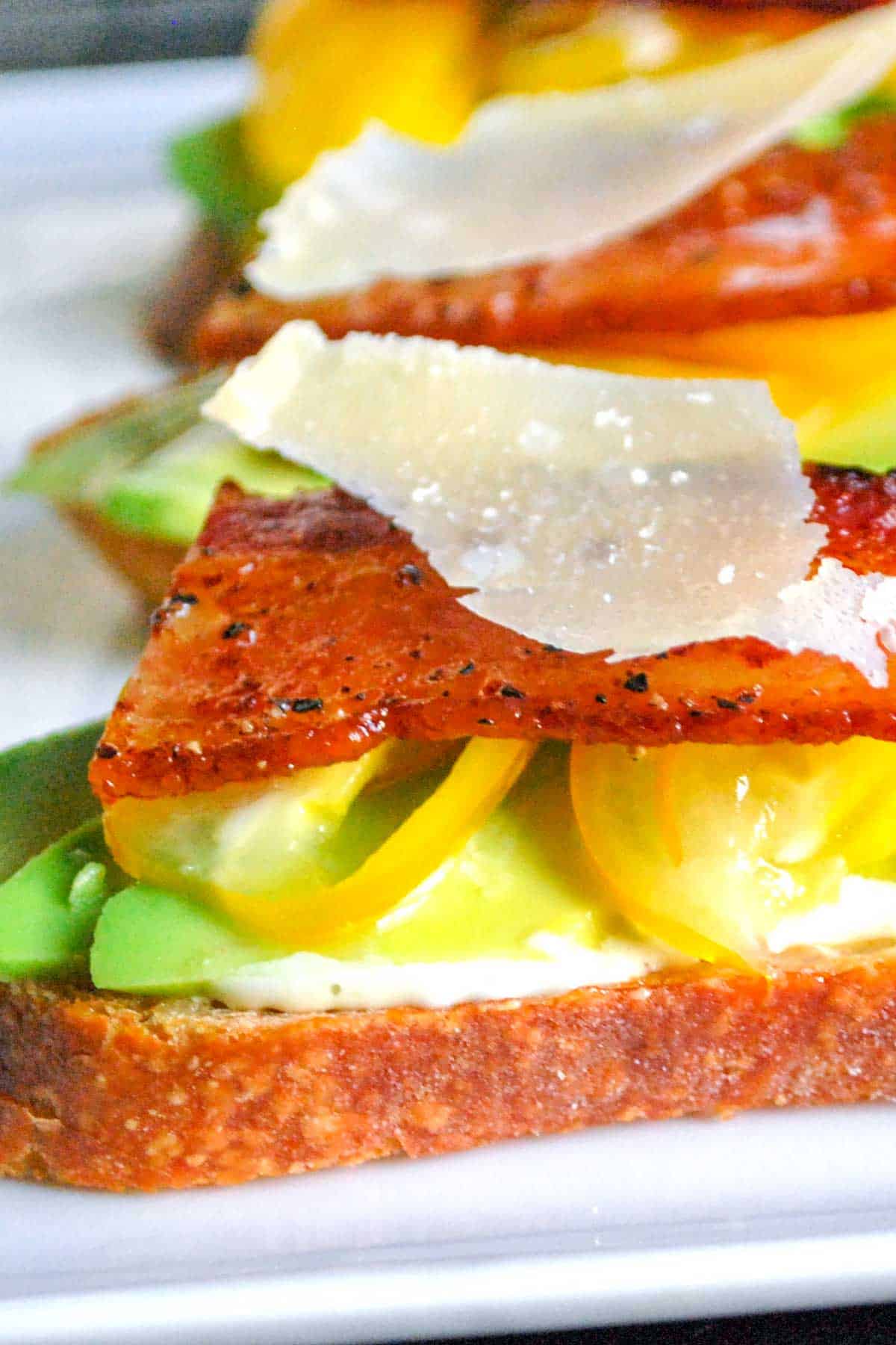 Bacon, Tomato and Avocado Open-Faced Sandwiches Open-Faced Sandwiches with Bacon, Tomato and Avocado