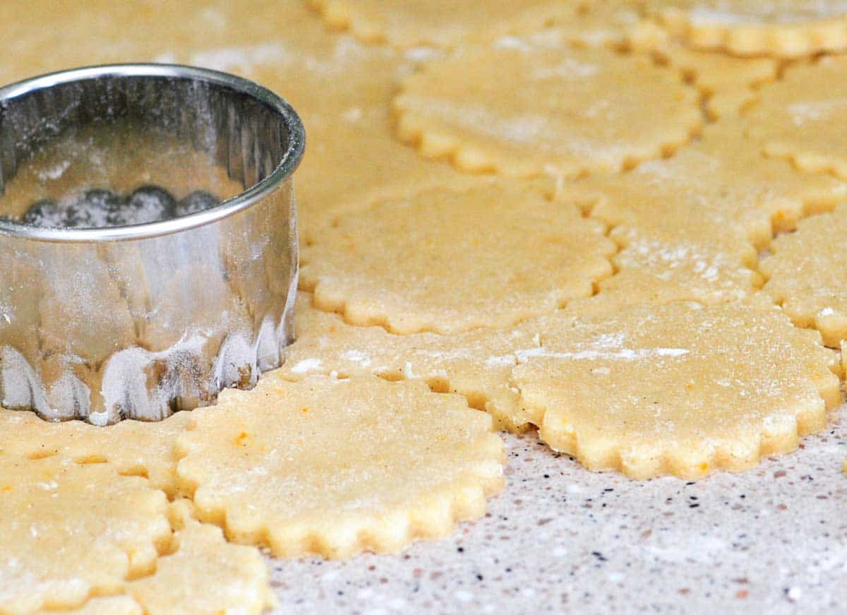Cutting out the butter cookie dough