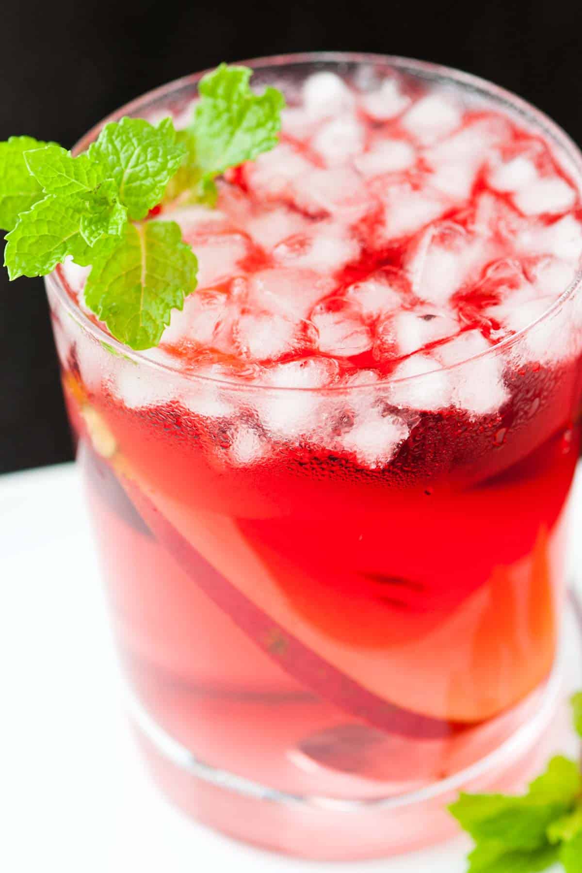 Pear Vodka and Cranberry Cocktail Recipe