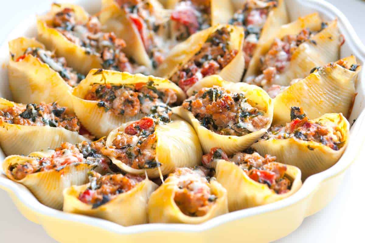 Recipe for Sausage Stuffed Mussels with Spinach Sausage shells filled with spinach