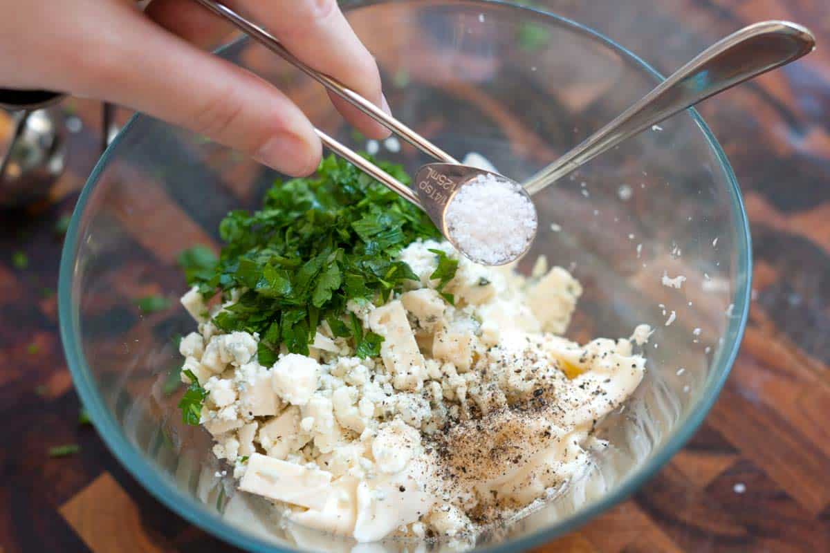 Blue cheese dipping sauce ingredients