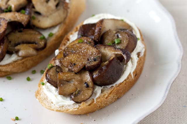 mushroom crostini_vertical left