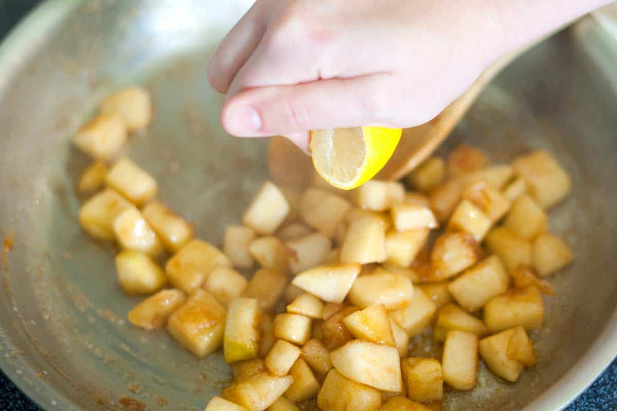 How to Make Apple Pie Cupcakes: Making the apple filling