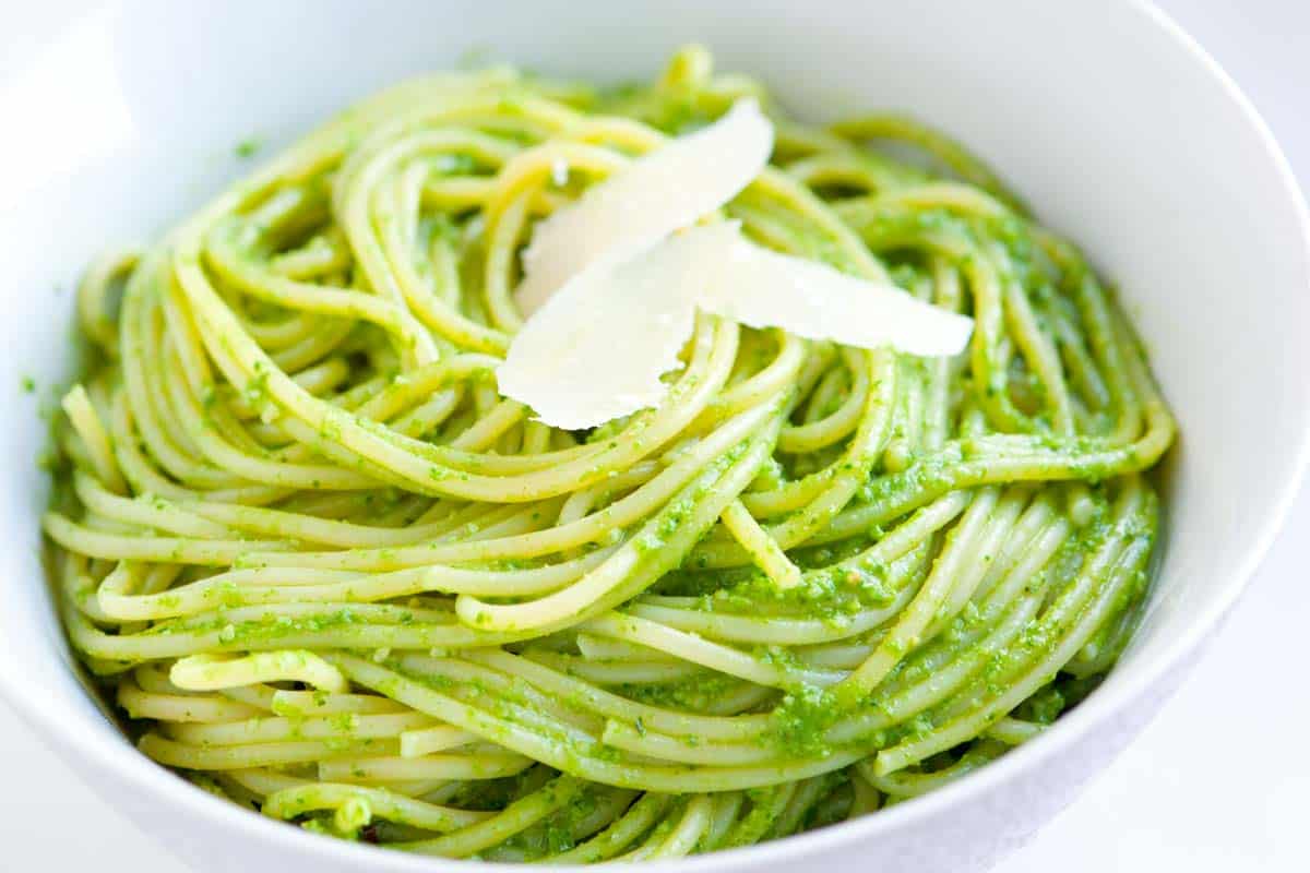 Kale and Almond Pesto Pasta Recipe