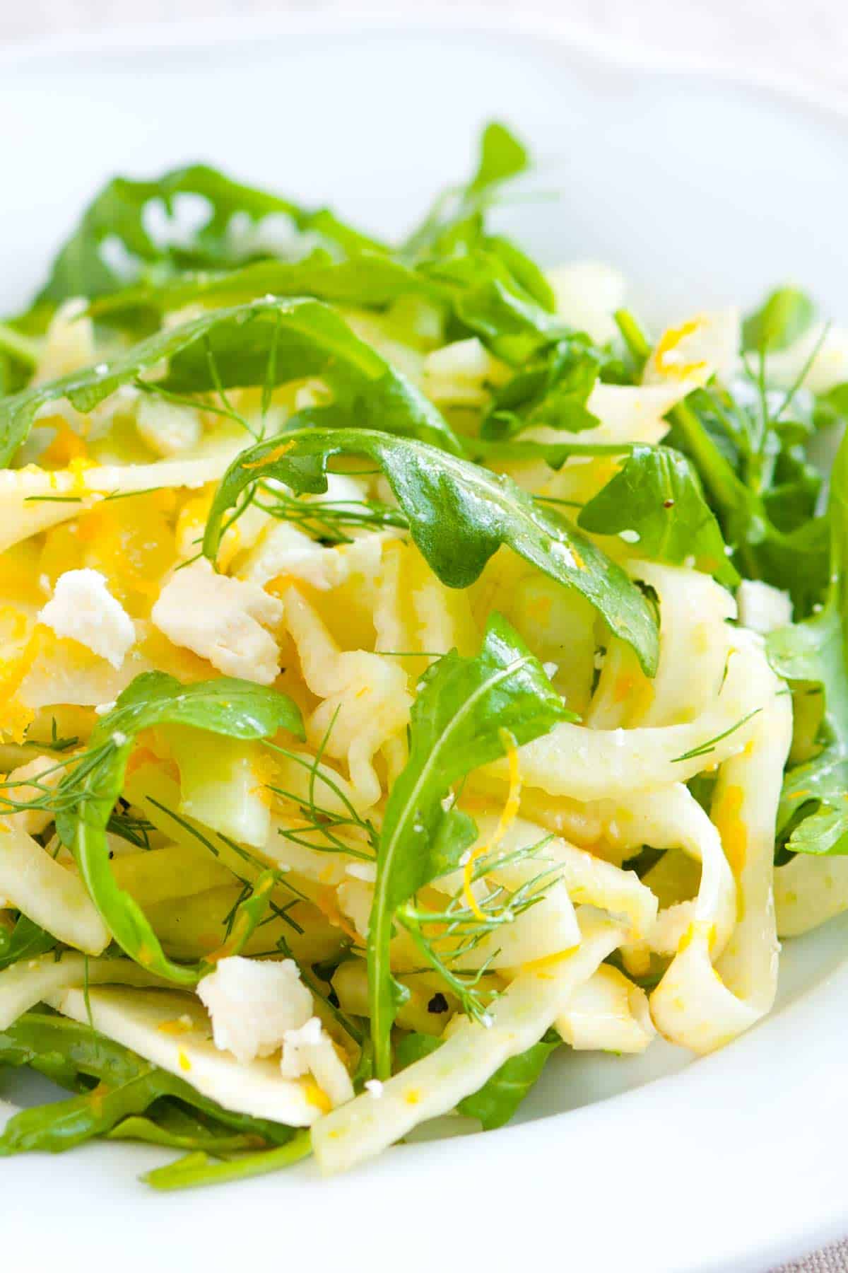 How to Make a Salad of Shaved Fennel and Arugula