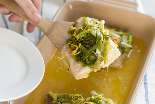 How to Bake Fish with Scallions and Orange