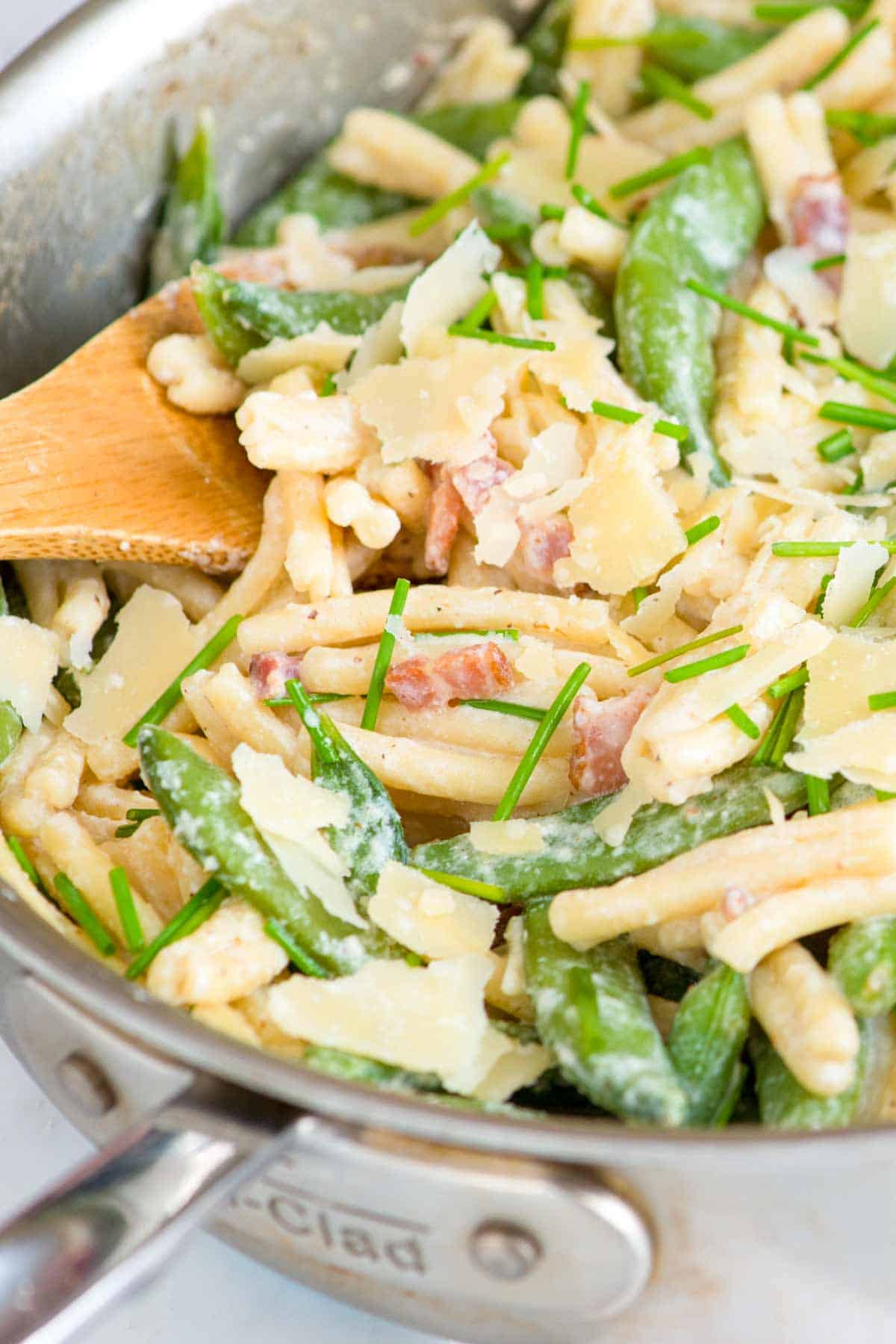 How to Make Creamy Yogurt Pasta with Bacon