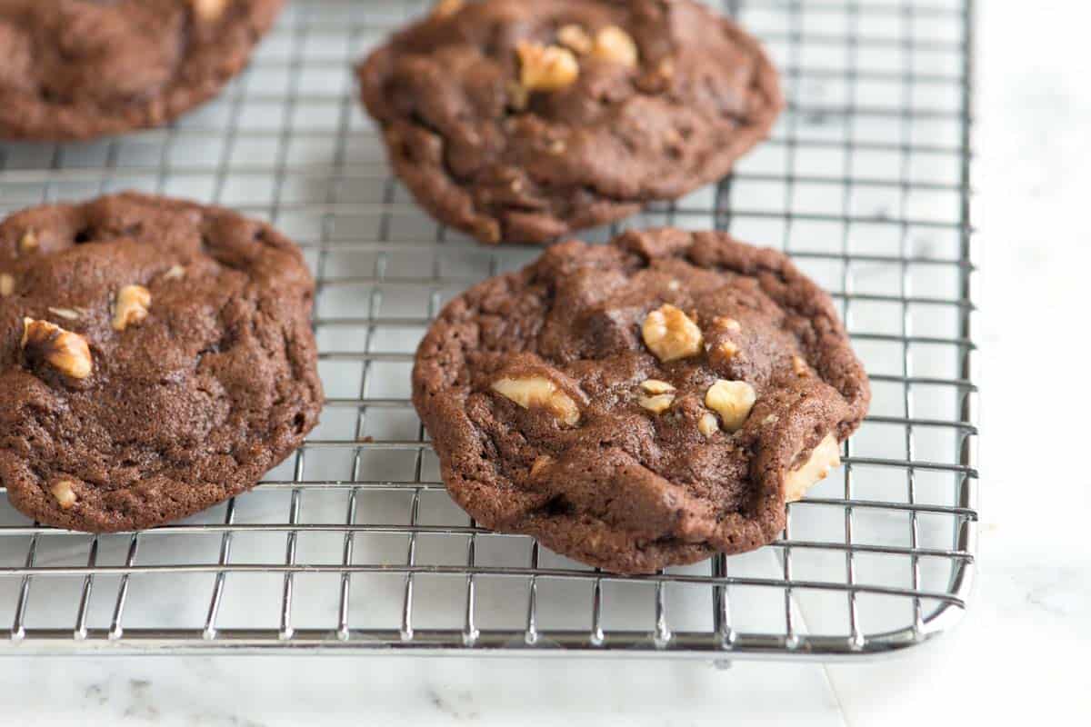 Easy chocolate walnut cookies