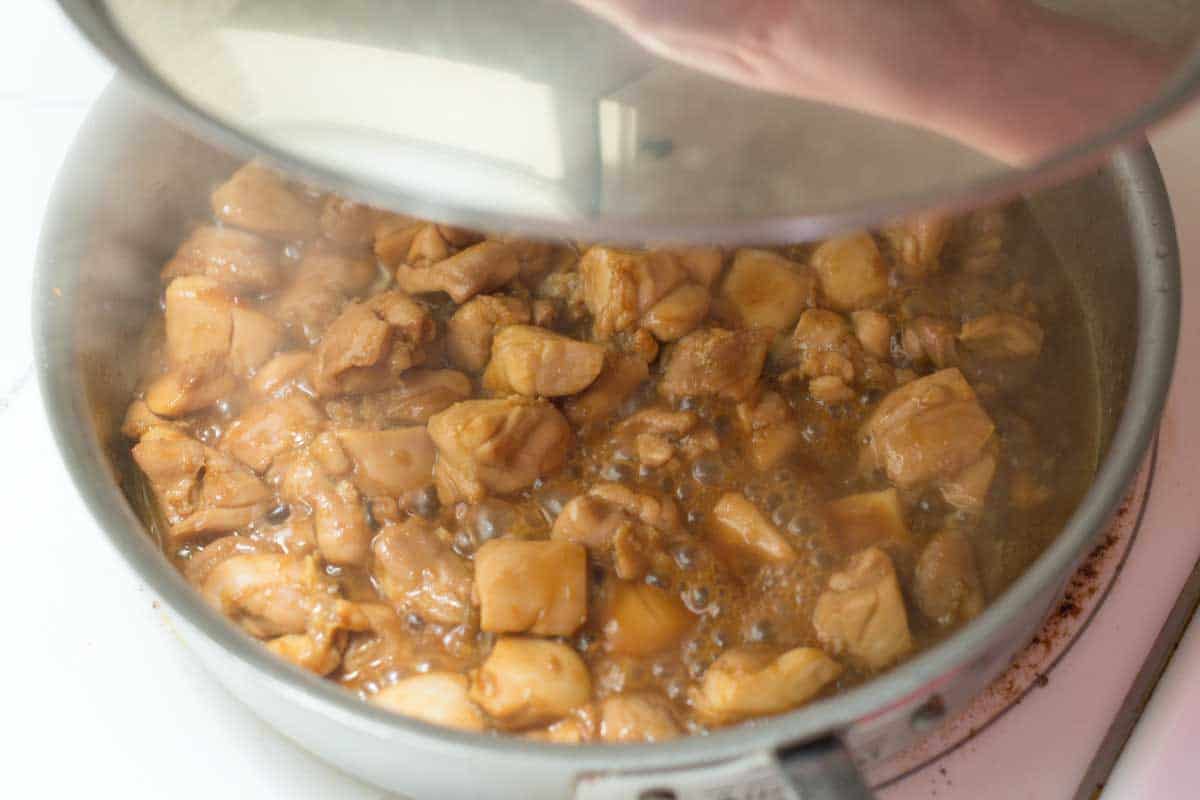 How to Make Chicken Teriyaki in 30 Minutes How to Make Honey Teriyaki Chicken: Cooking the chicken so the honey teriyaki sauce thickens and sticks to the chicken