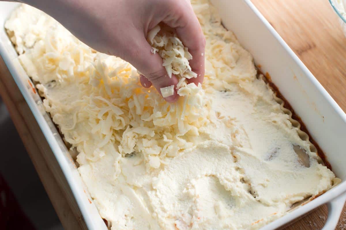How to layer lasagna - the cheese layer