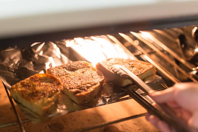 Keeping French Toast warm in the oven for serving