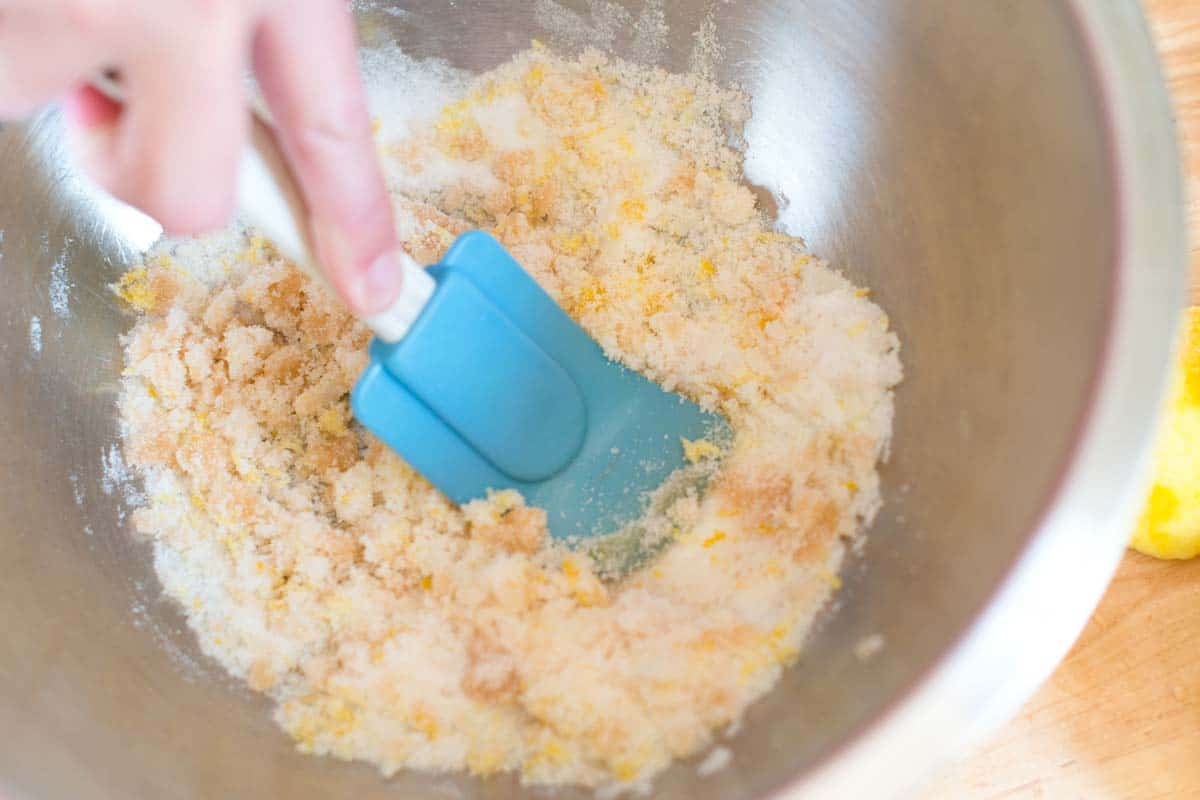 How to Make Lemon Bars // Adding extra flavor to the lemon bars crust.