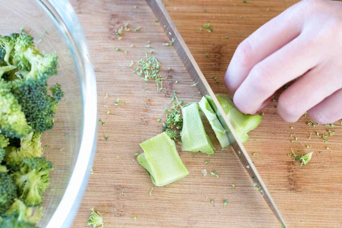 Easy Broccoli Salad Recipe with Bacon How to cut broccoli for broccoli salad
