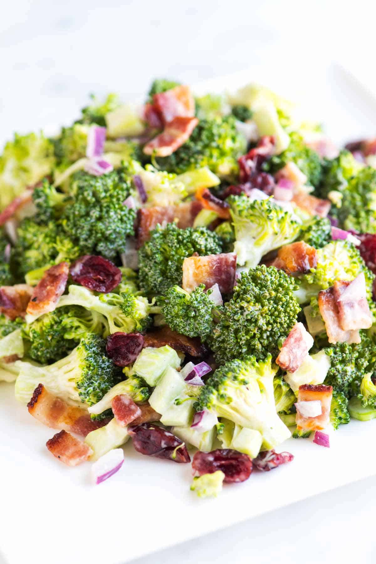 Easy Broccoli Salad with Bacon and a Creamy Dressing