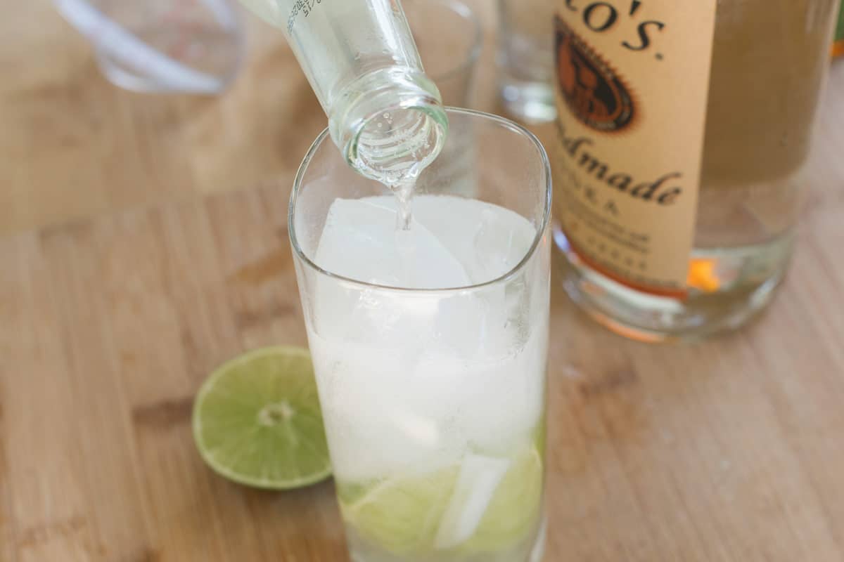 How to Make the Moscow Mule at Home Making a Moscow Mule