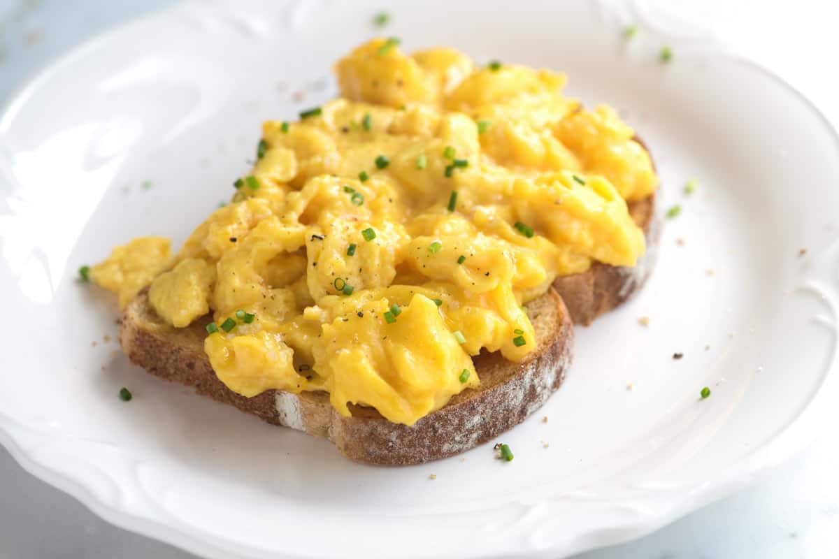 Smooth and creamy scrambled eggs