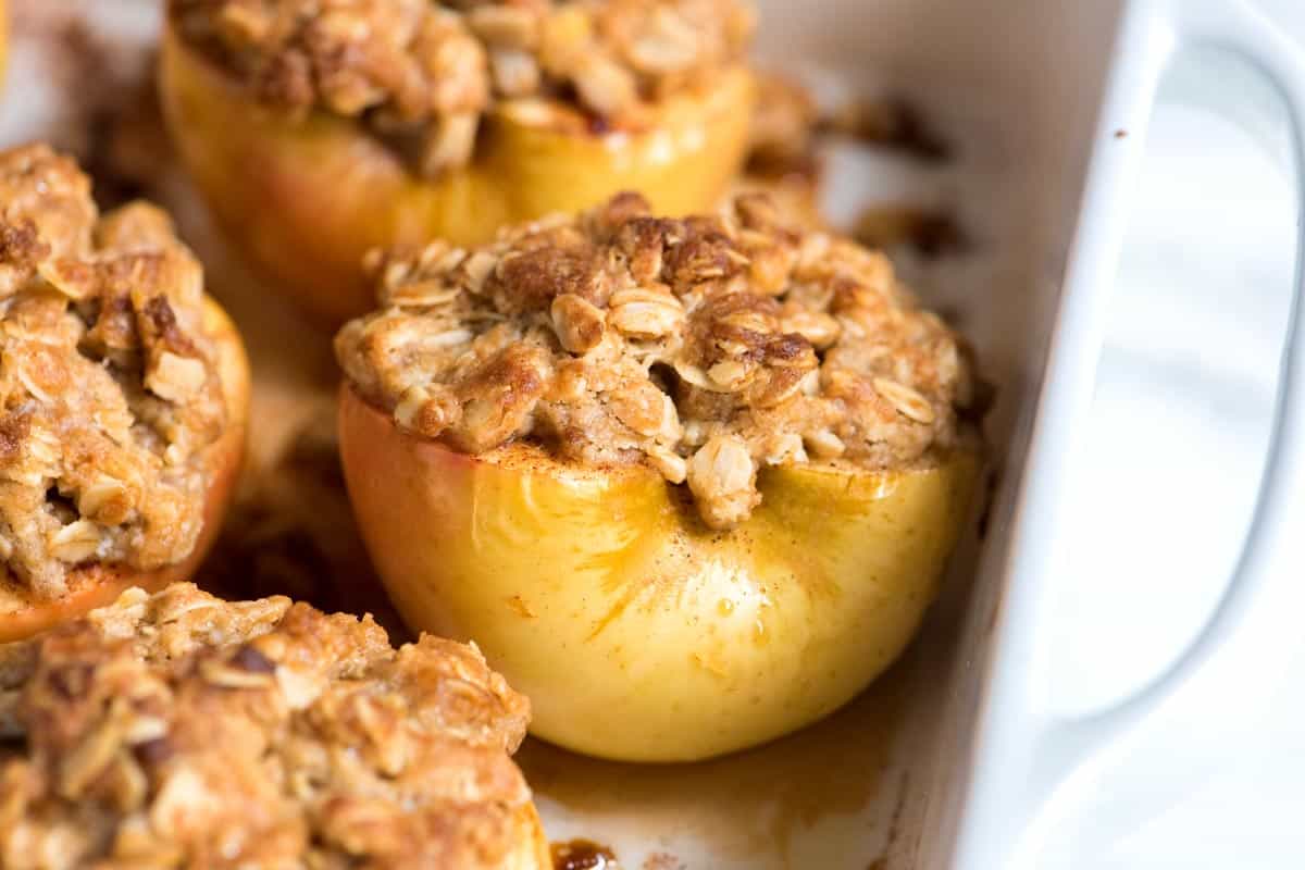 Baked apples with an oat crumble topping