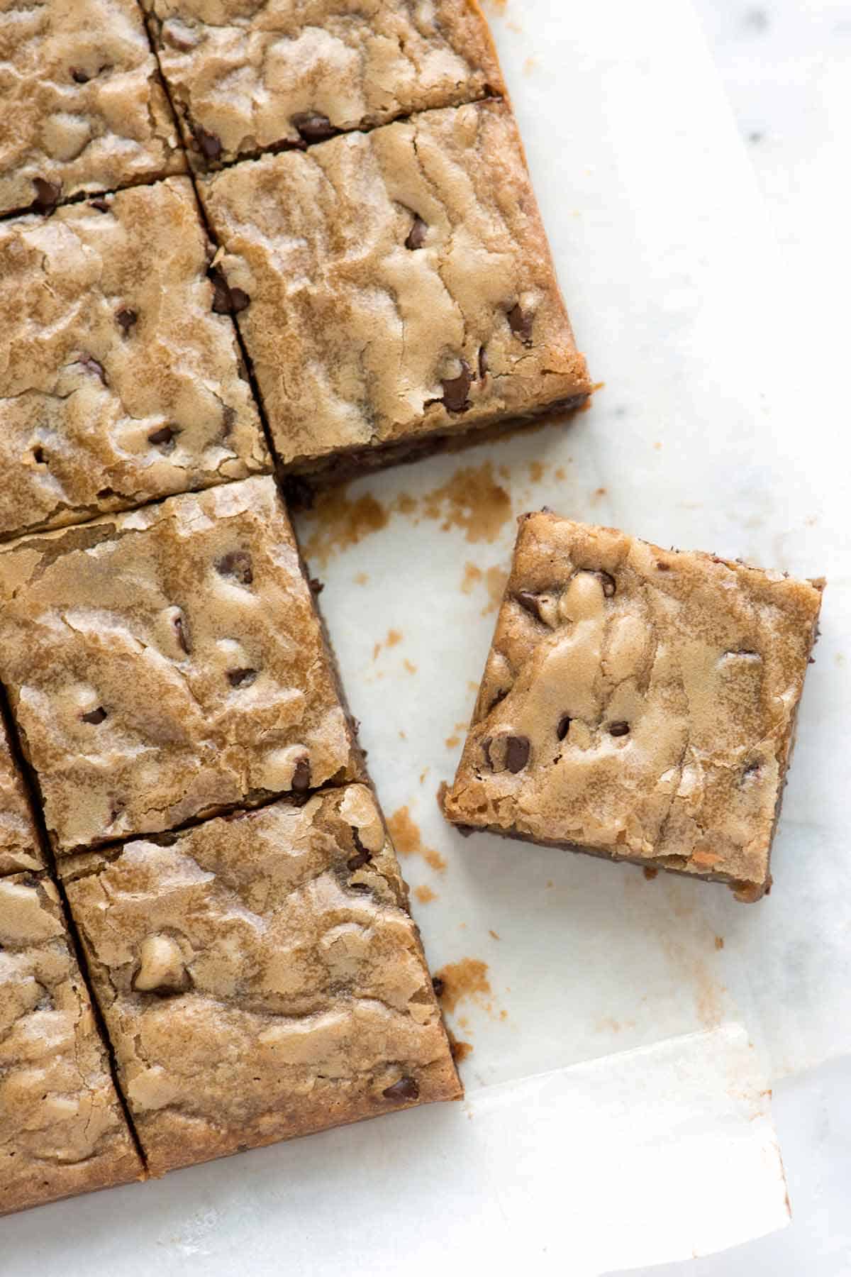 En skål Lätt Blondies