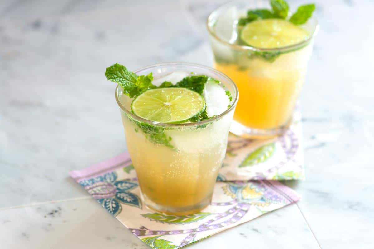 Classic Fresh Rum Mojitos