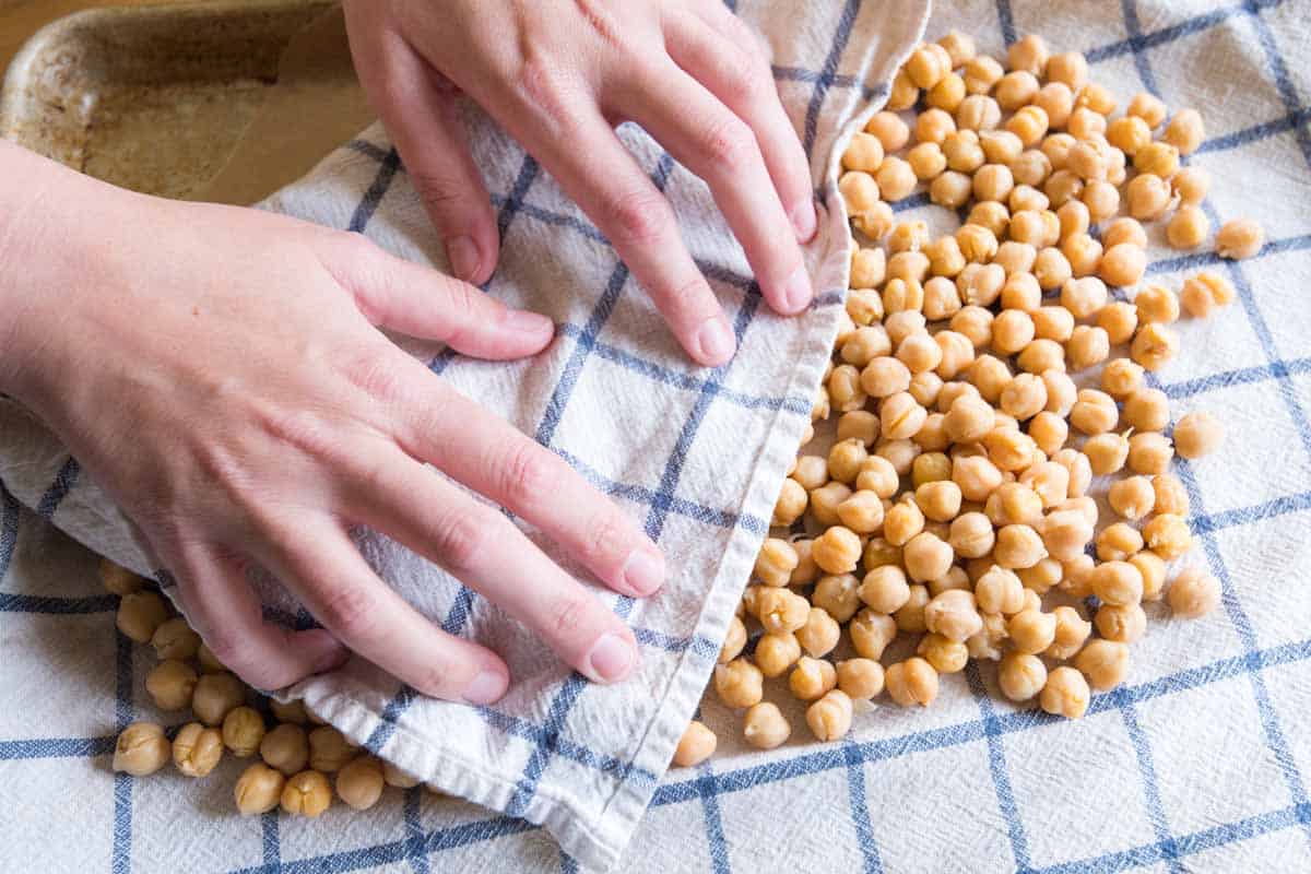 Drying chickpeas before roasting