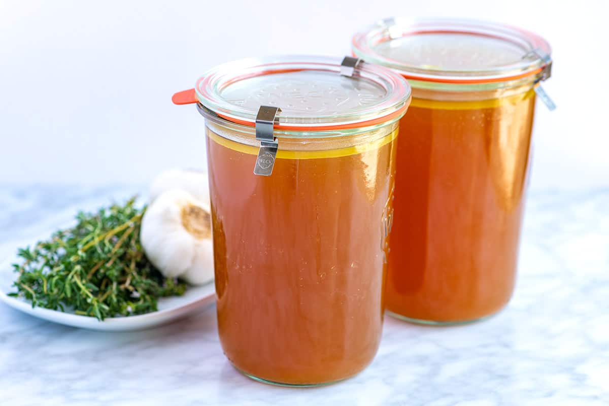 Easy Homemade Chicken Stock