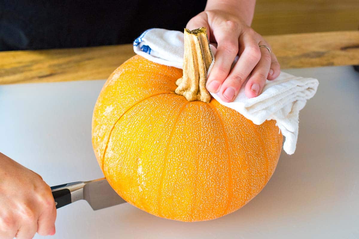 How to Cut a Baking Pumpkin