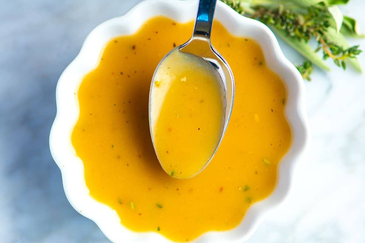 How to make ultra-flavorful gravy with or without pan drippings. Use this easy gravy recipe for chicken, turkey, beef and even vegetable broth!