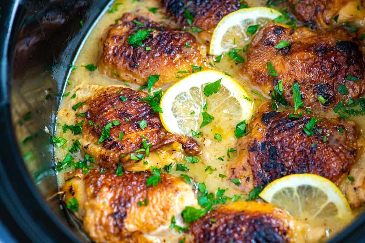 https://www.inspiredtaste.net/wp-content/uploads/2018/04/Slow-Cooker-Lemon-Chicken-Thighs-Recipe-1200.jpg