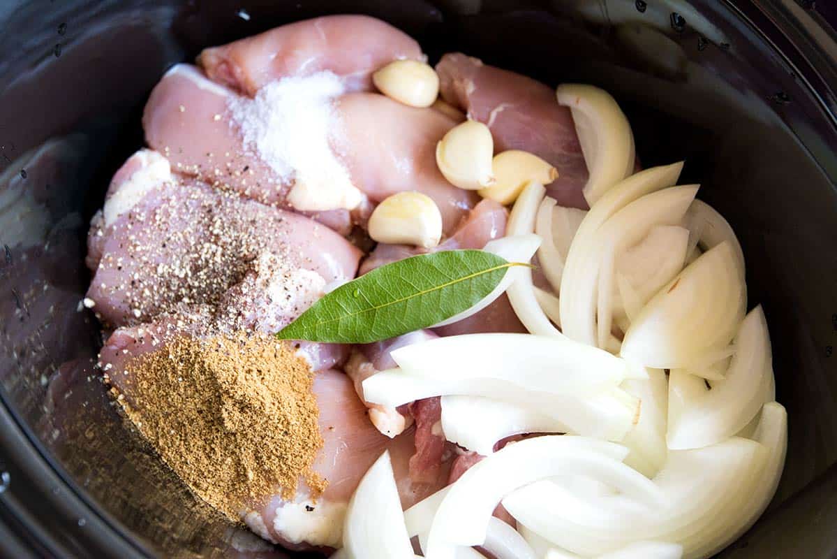 How to Make Shredded Chicken in a Slow Cooker