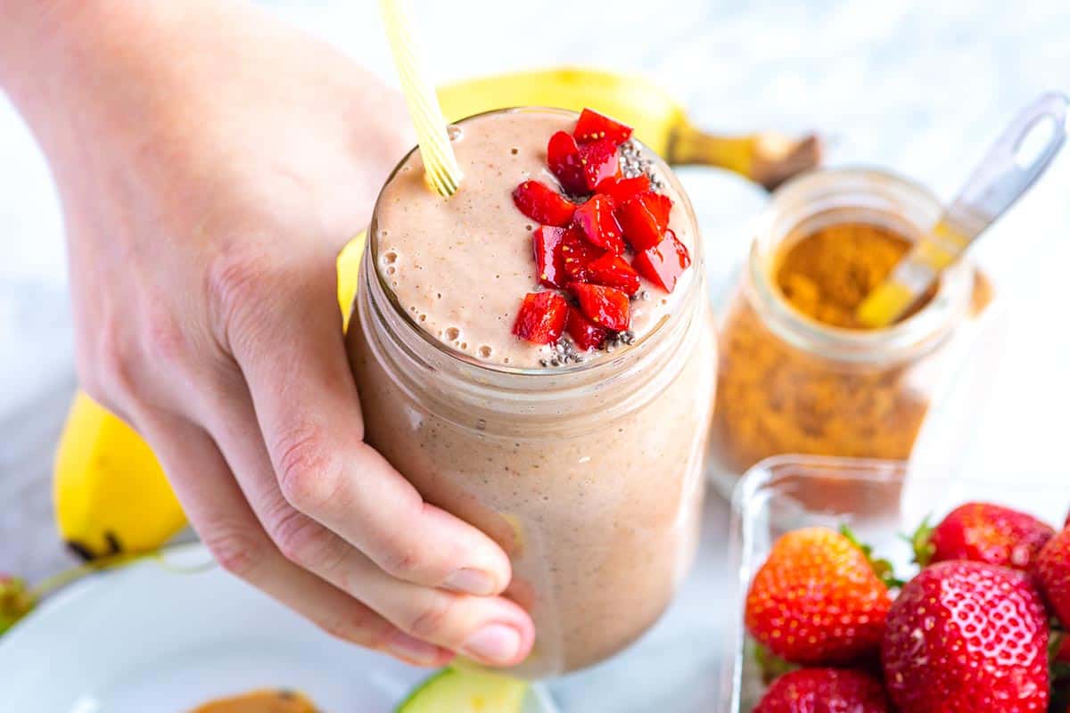 Ultra-Satisfying Strawberry Banana Smoothie Recipe