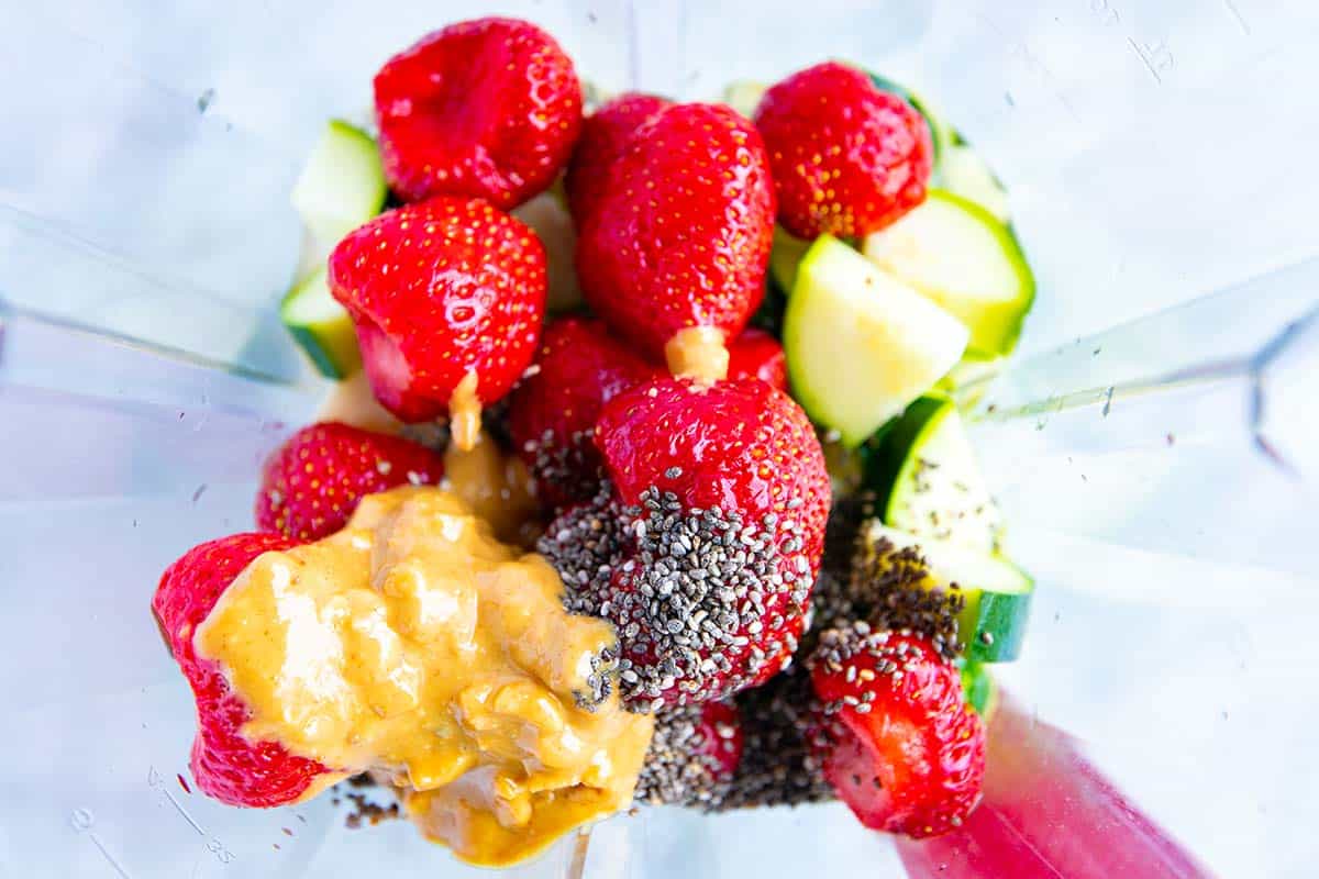 With 6 grams of protein and 7 grams of fiber, this utterly delicious strawberry banana smoothie will keep you full and energized for what's to come. strawberry banana smoothie ingredients