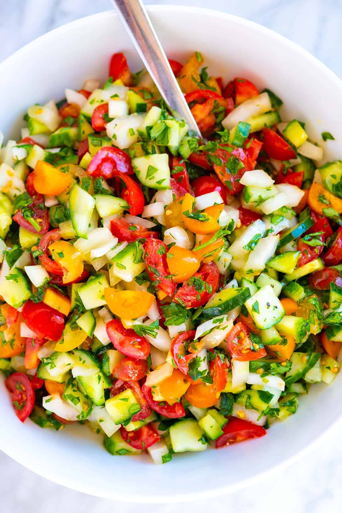 Chopped tomato, cucumber and onion salad - Karinokada