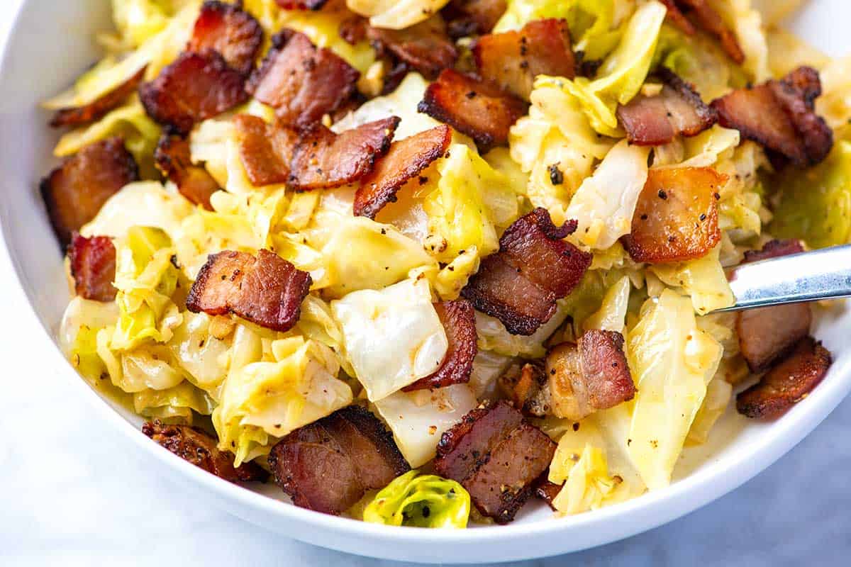 Chou frit au bacon