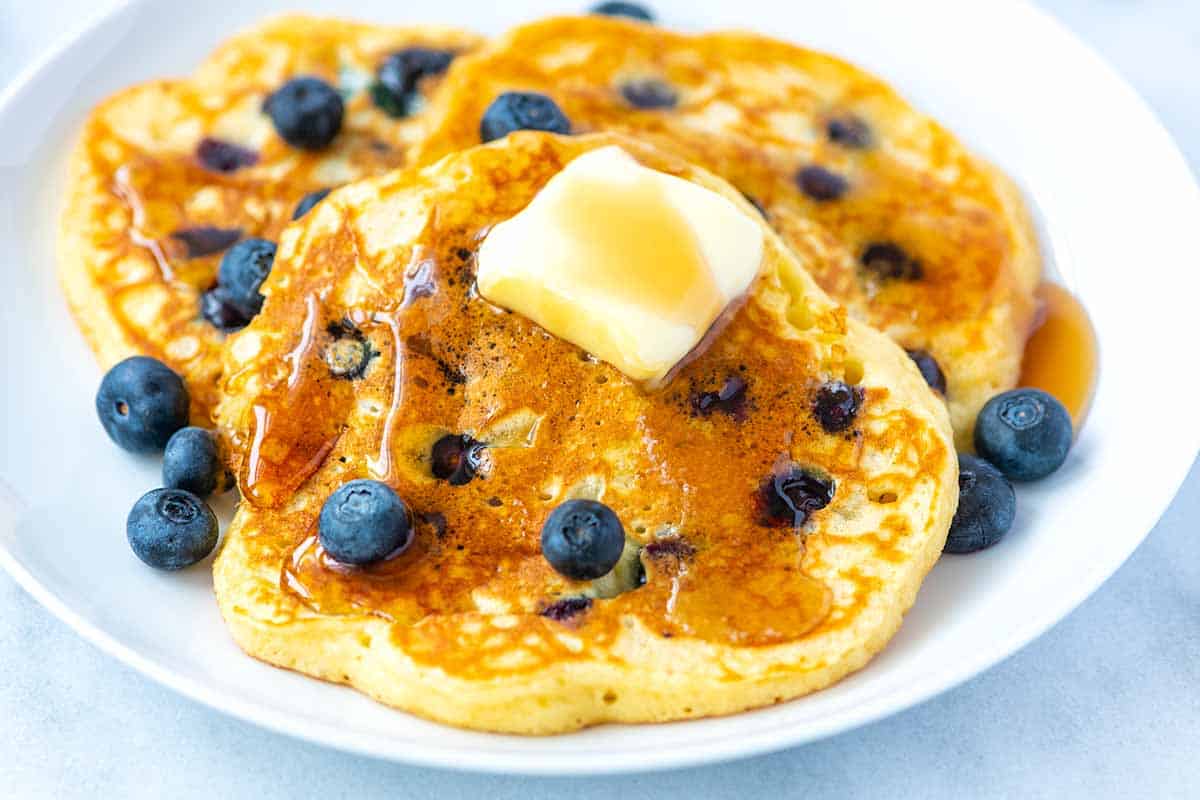 Easy Fluffy Blueberry Pancakes Recipe