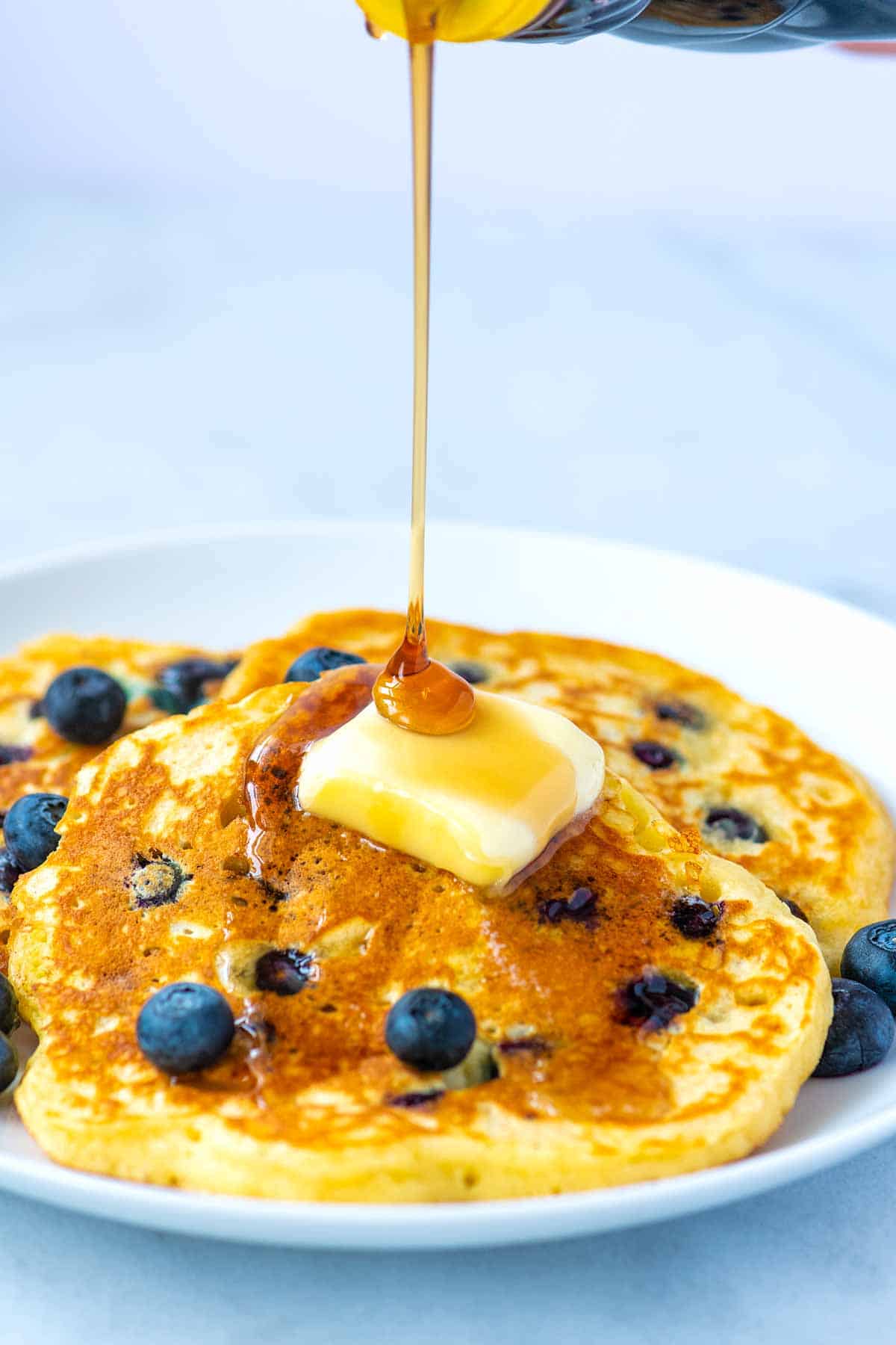 Easy Fluffy Blueberry Pancakes