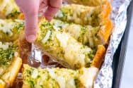 Easy Buttery Garlic Bread Recipe