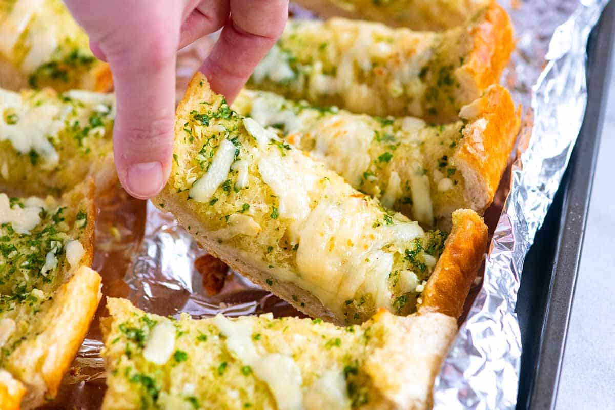 Easy Buttery Garlic Bread