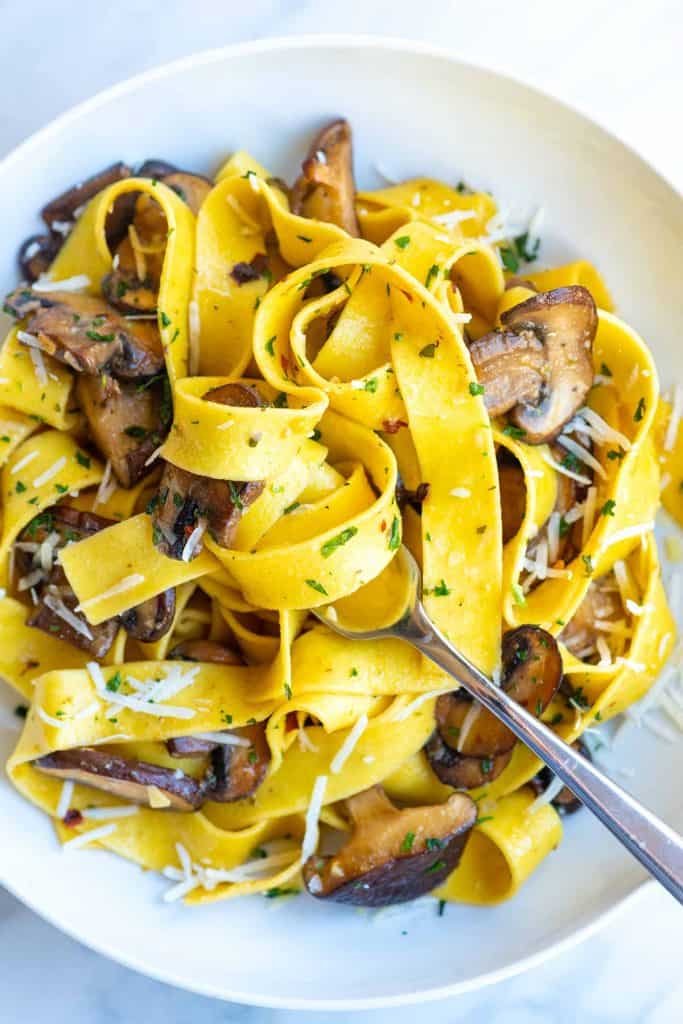 Easy Garlic Mushroom Pasta Recipe