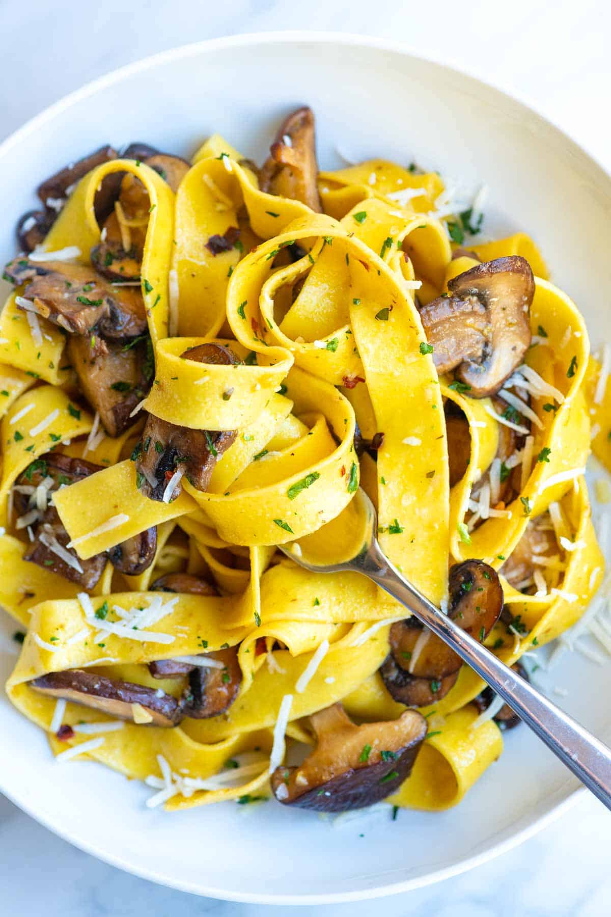 Easy Garlic Mushroom Pasta