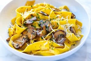 Easy Garlic Mushroom Pasta Recipe