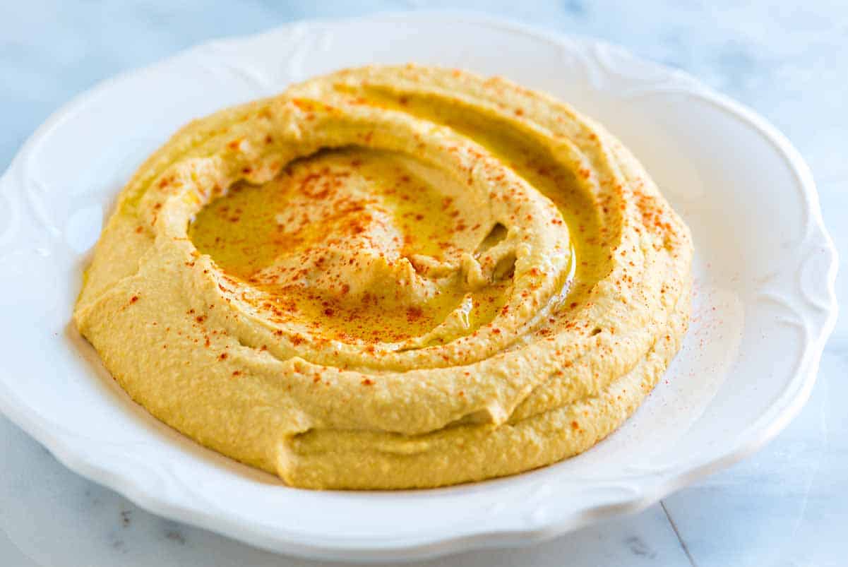 Das beste einfache Rezept für glatten Hummus