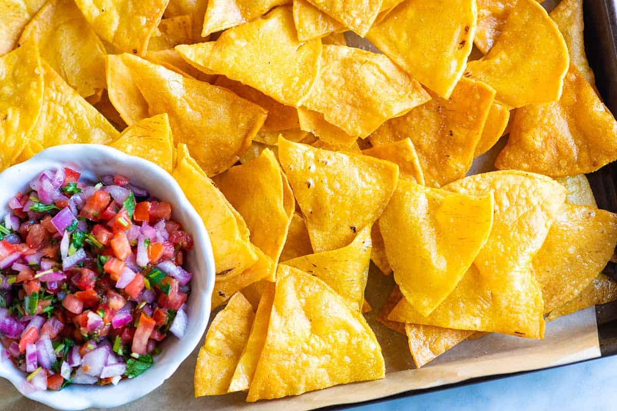 Chips de tortilla caseros