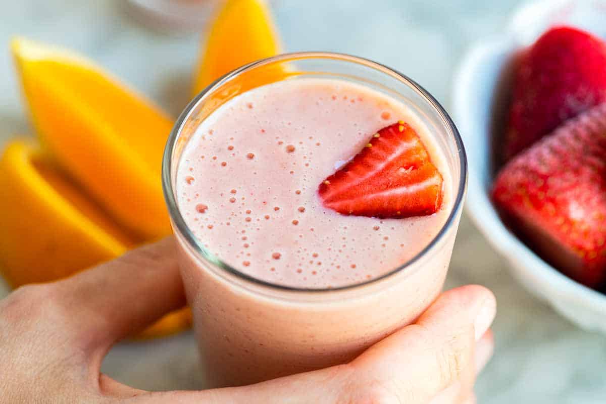 Easy 9-Minute Strawberry Smoothie