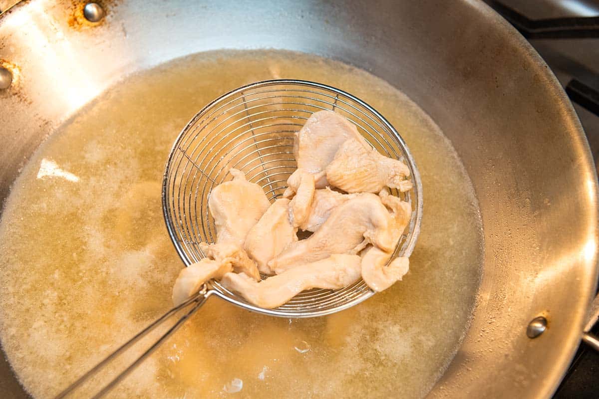 Velveting chicken in water