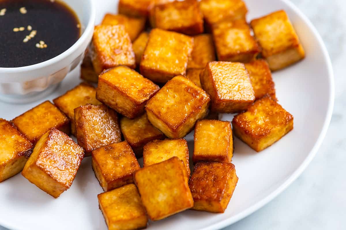 Tofu au four avec une trempette