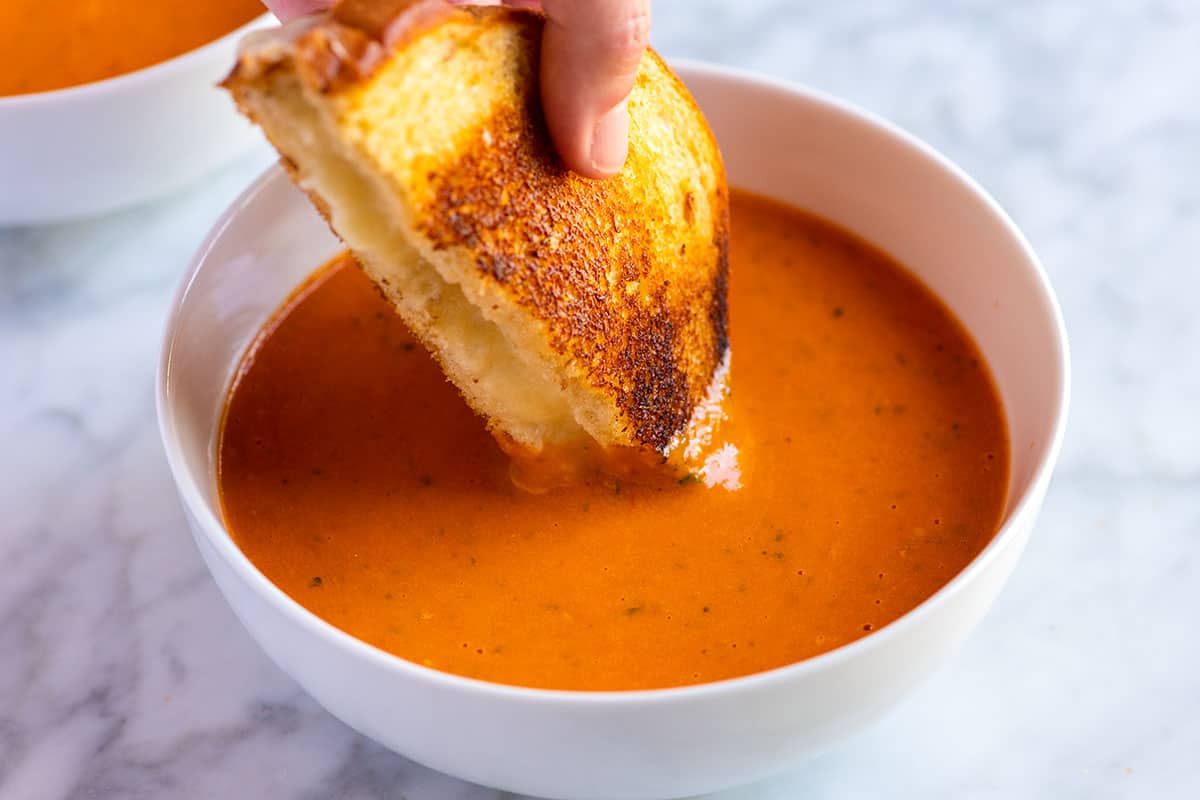 No-Cook Blender Tomato Soup Recipe