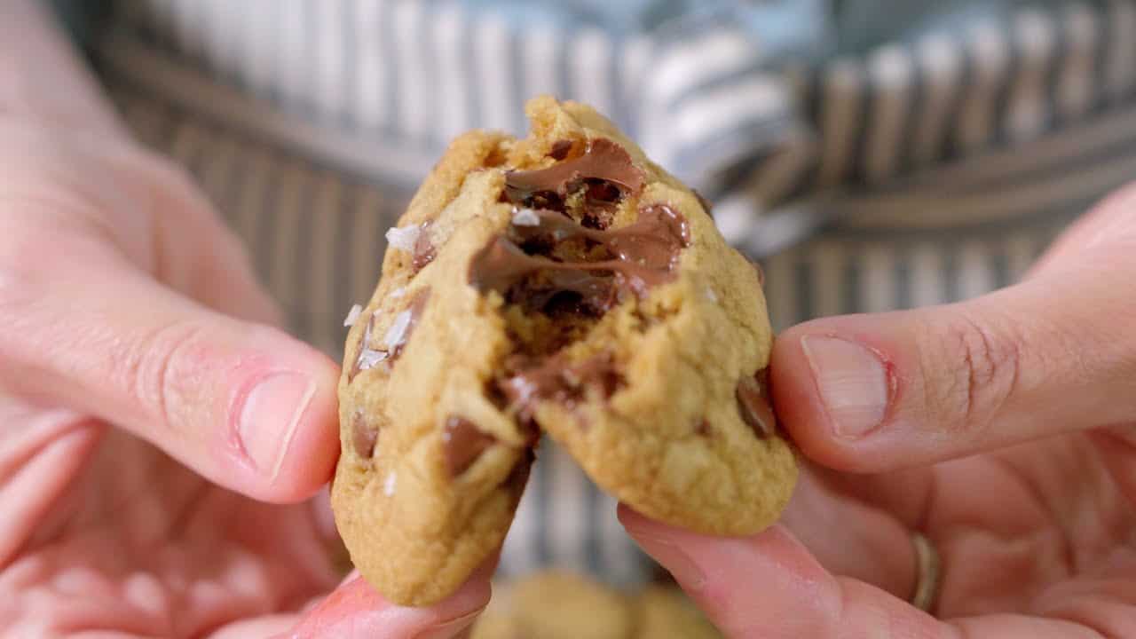 Vidéo de recette facile de biscuits aux pépites de chocolat